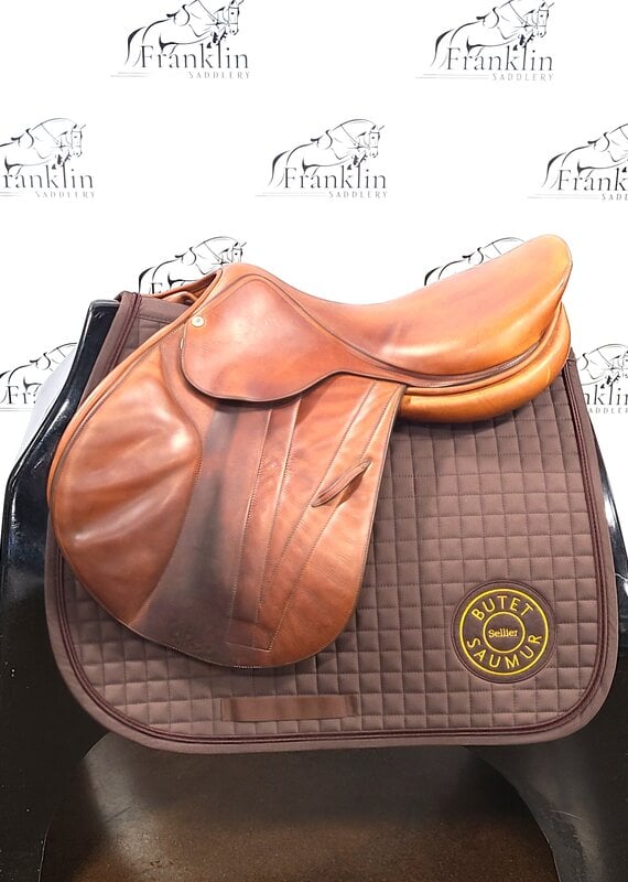 Butet Used Butet Premium M 17.5" Seat 2.5 Flap Standard Tree Saddle FABDT Panels (Non-Integrated Panels)