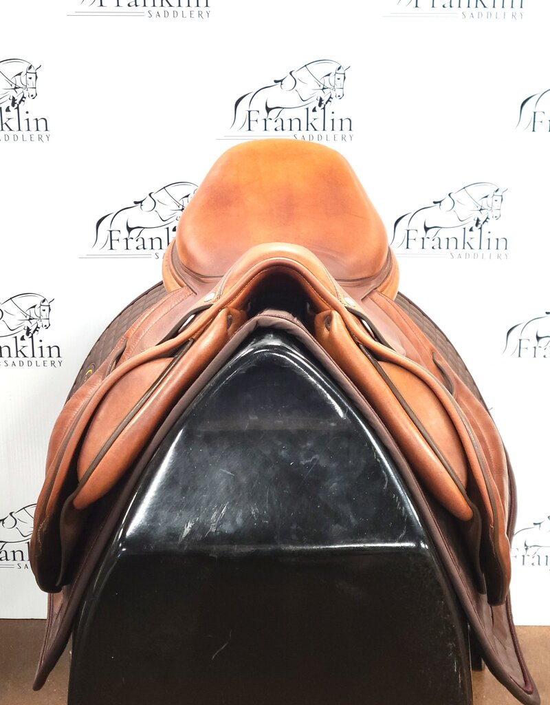 Butet Used Butet Premium M 17.5" Seat 2.5 Flap Standard Tree Saddle FABDT Panels (Non-Integrated Panels)