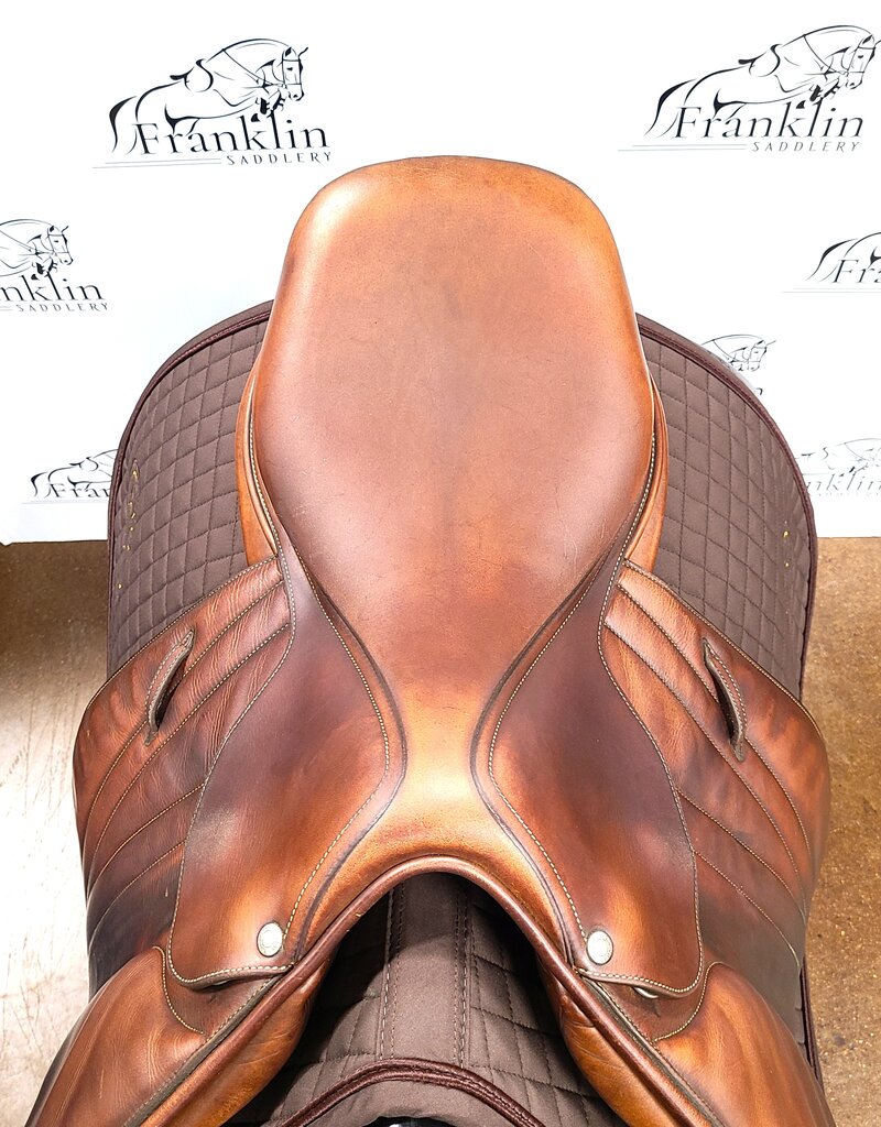 Butet Used Butet Premium Integrated M 17.5 Seat 1.75 Flap Standard Tree Gold Saddle