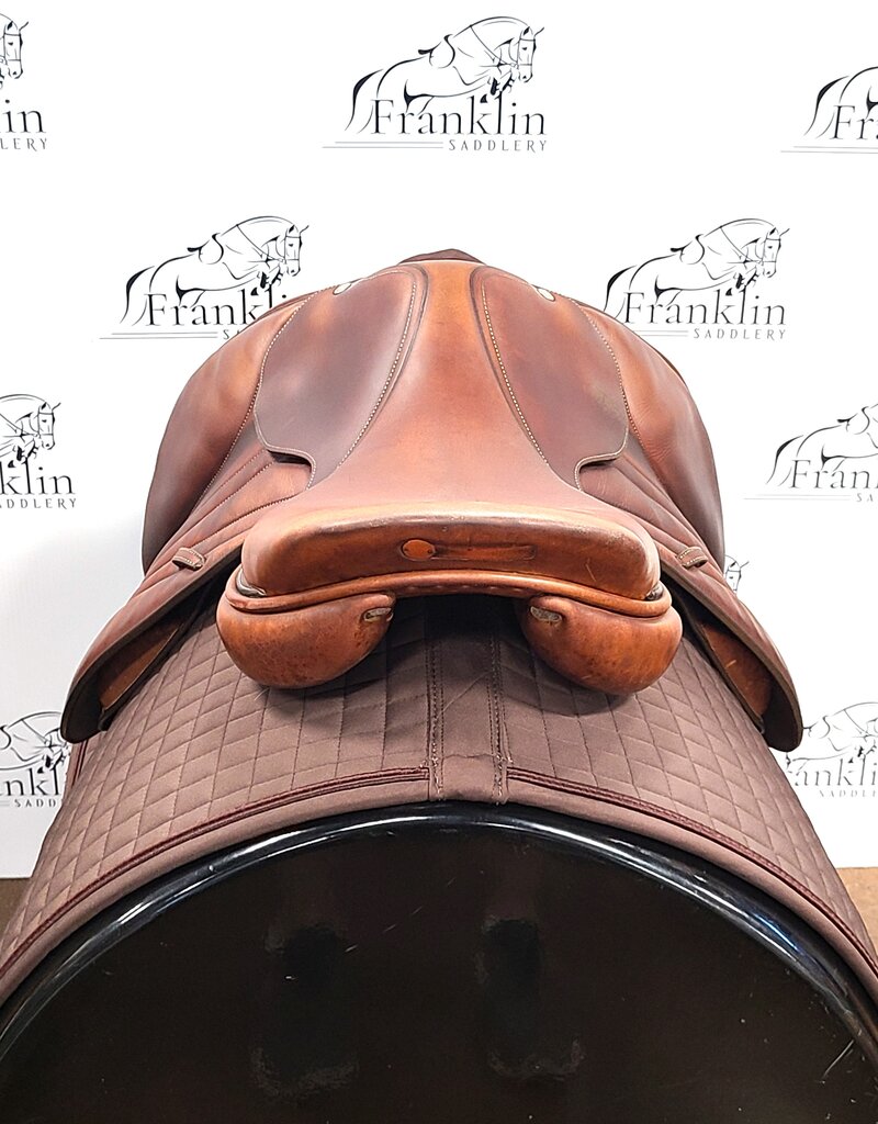 Butet Used Butet Premium Integrated M 17.5 Seat 1.75 Flap Standard Tree Gold Saddle