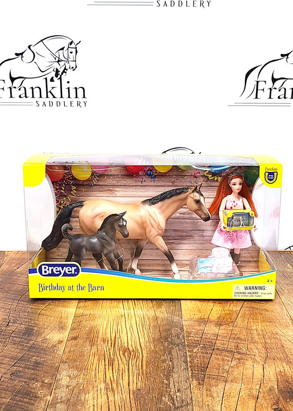 Breyer Breyer Birthday at the Barn Set