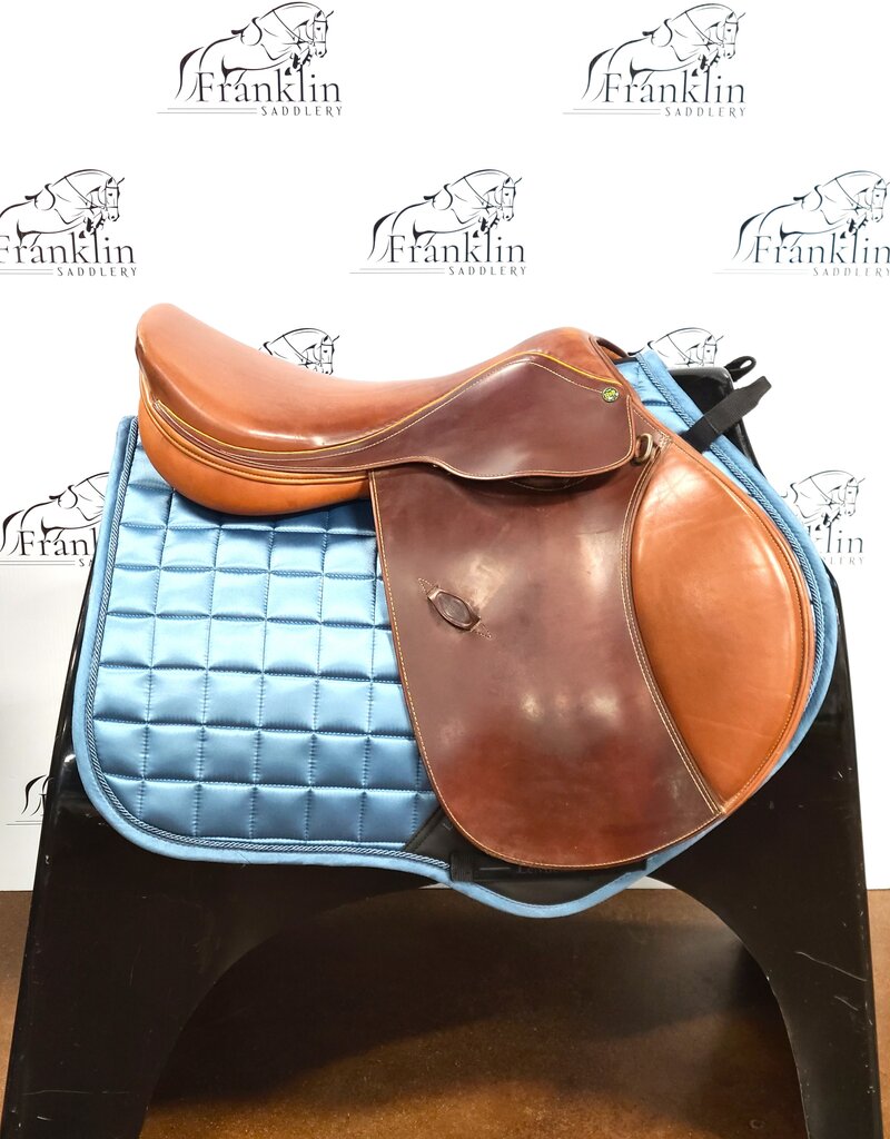 HDR Jumping Saddle 18" Seat MW Tree Consignment #814