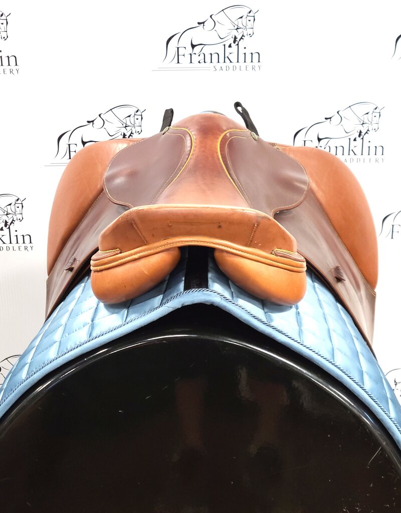 HDR Jumping Saddle 18" Seat MW Tree Consignment #814