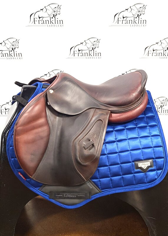 CWD 2G Jumping Saddle 17.5" Seat Medium Tree Consignment #816