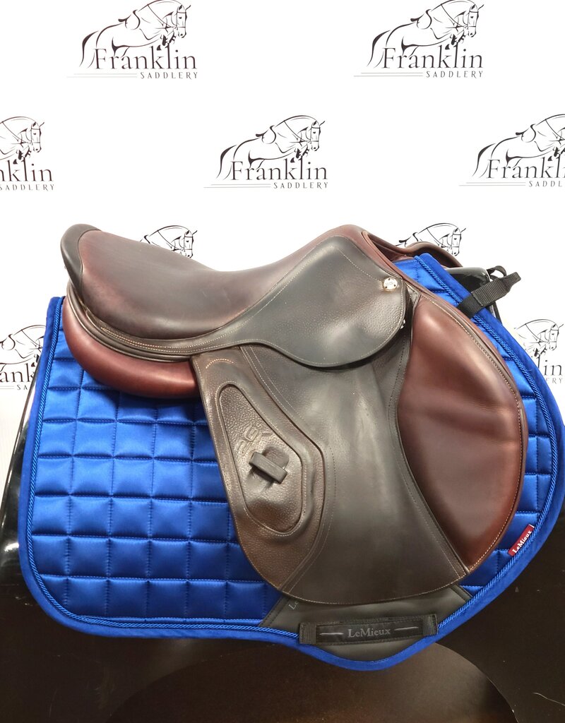 CWD 2G Jumping Saddle 17.5" Seat Medium Tree Consignment #816