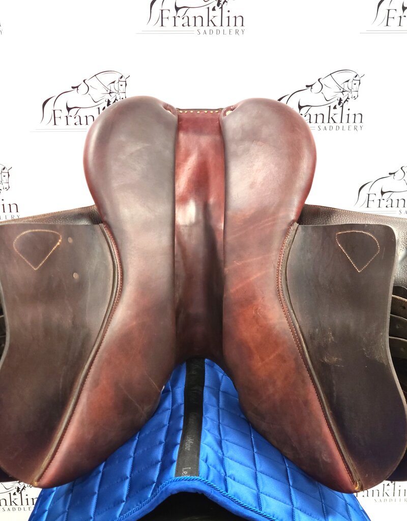 CWD 2G Jumping Saddle 17.5" Seat Medium Tree Consignment #816