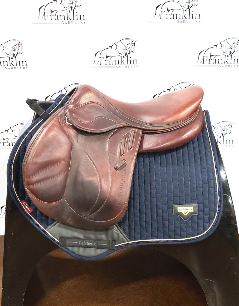 Devoucoux Biarritz Jumping Saddle 18" Seat Consignment #823