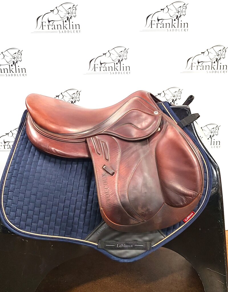 Devoucoux Biarritz Jumping Saddle 18" Seat Consignment #823