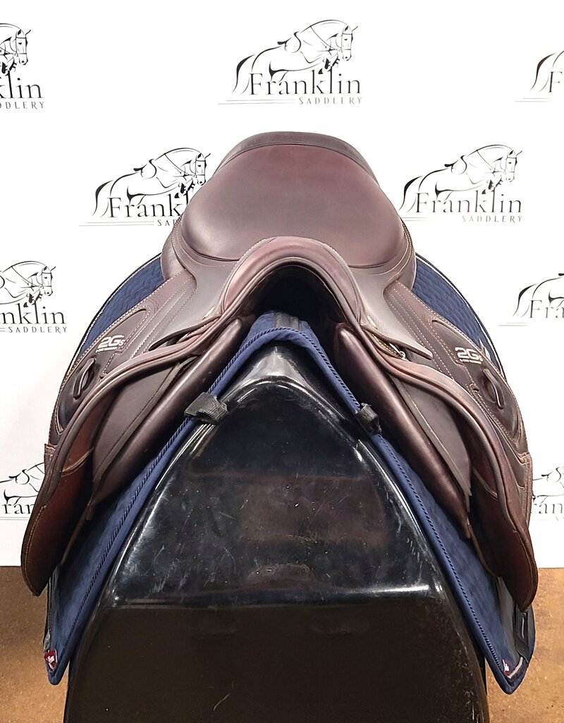 CWD 2Gs Jumping Saddle 17.5" Seat Consignment #826