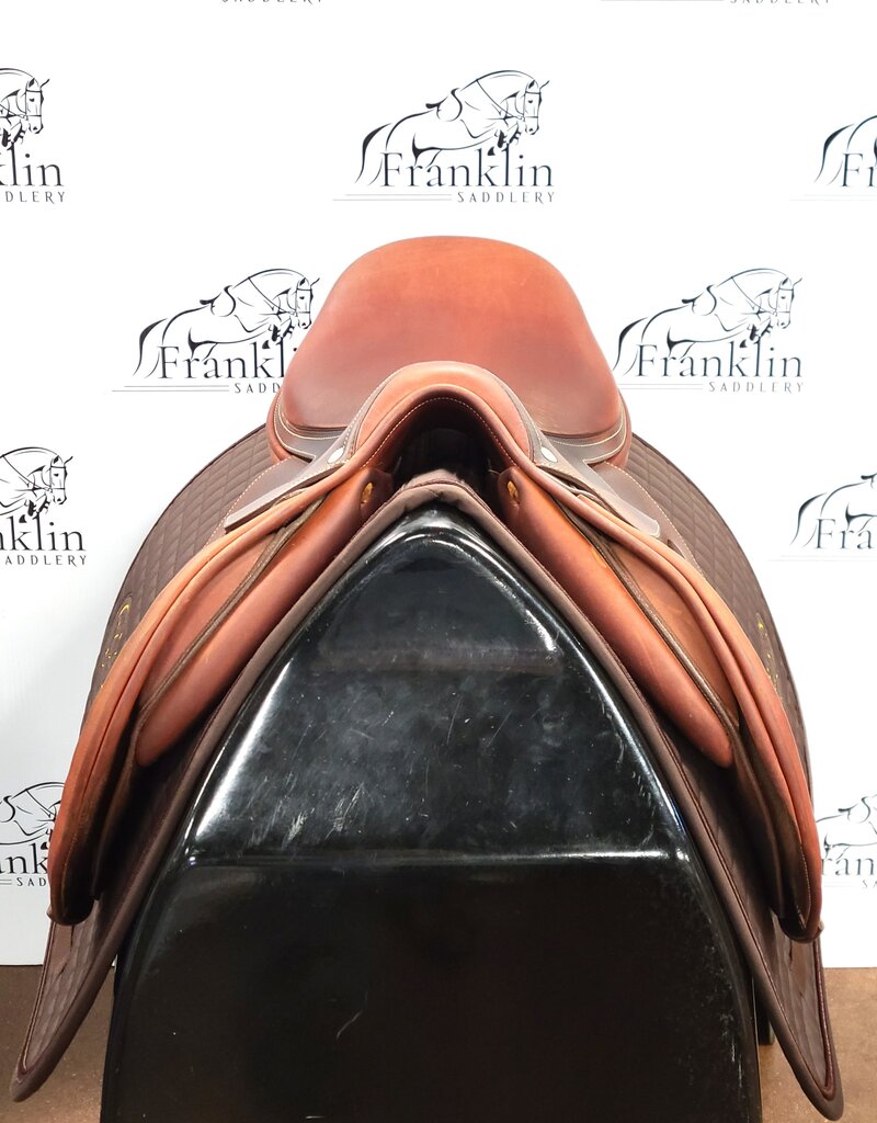 Used Butet 2007 L 17" Seat 1 Flap Standard Tree Gold Saddle Consignment #835