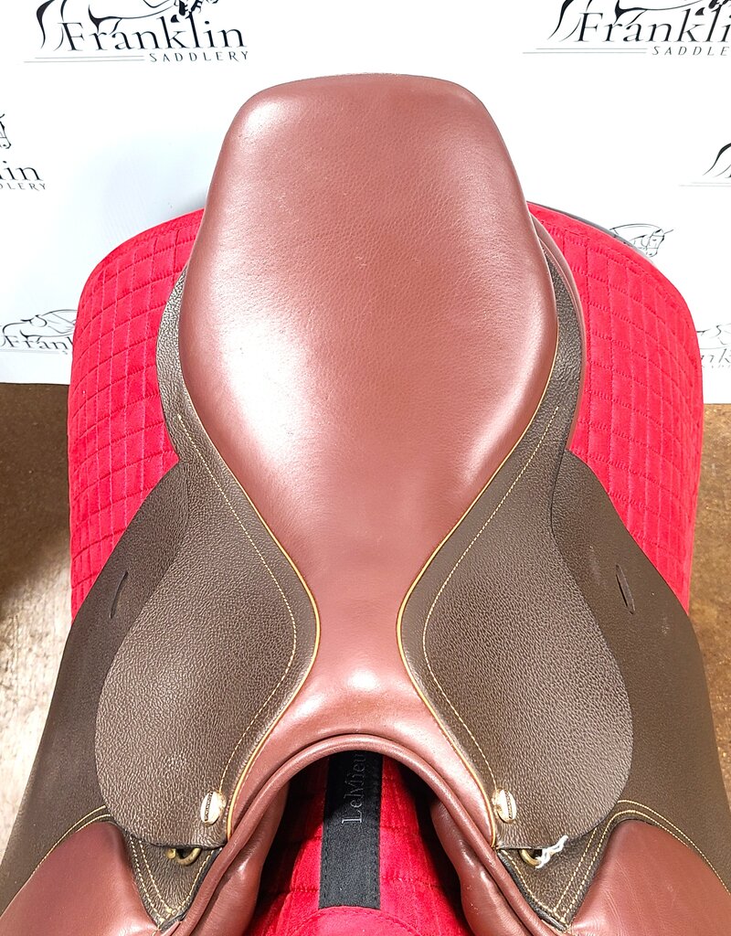 HDR Advantage Jumping Saddle 17.5" Seat Medium Tree Consignment #834