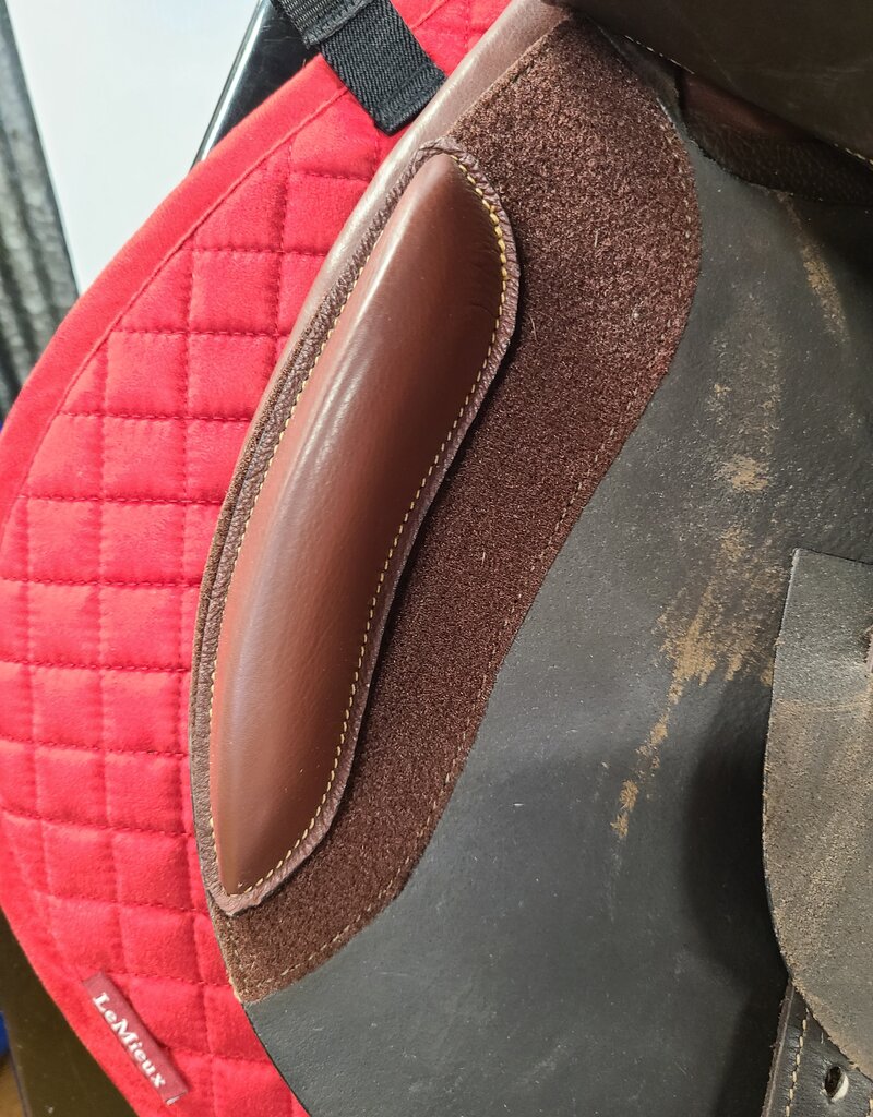 HDR Advantage Jumping Saddle 17.5" Seat Medium Tree Consignment #834