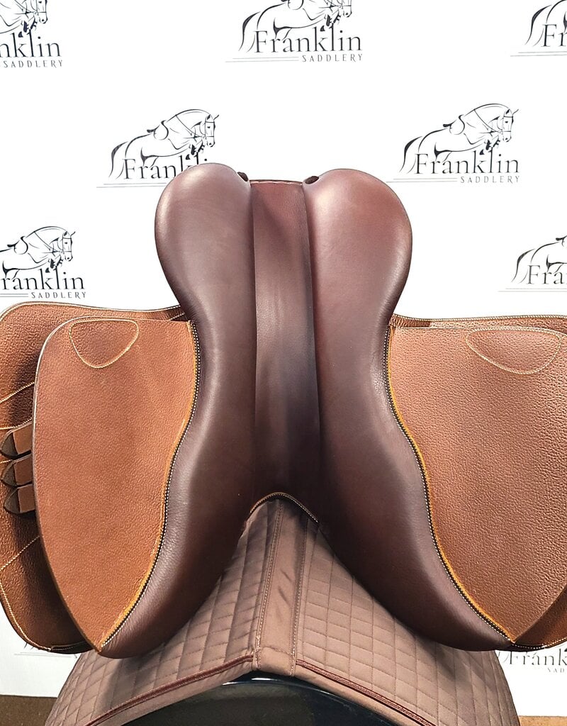 Butet Butet Premium Integrated M2 17" Seat 2.25 Flap Standard Tree Cachou Saddle