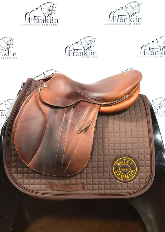 Butet Used 2021 Butet P 17" Seat 2 Flap Premium Non-Integrated Wide Tree Gold Saddle
