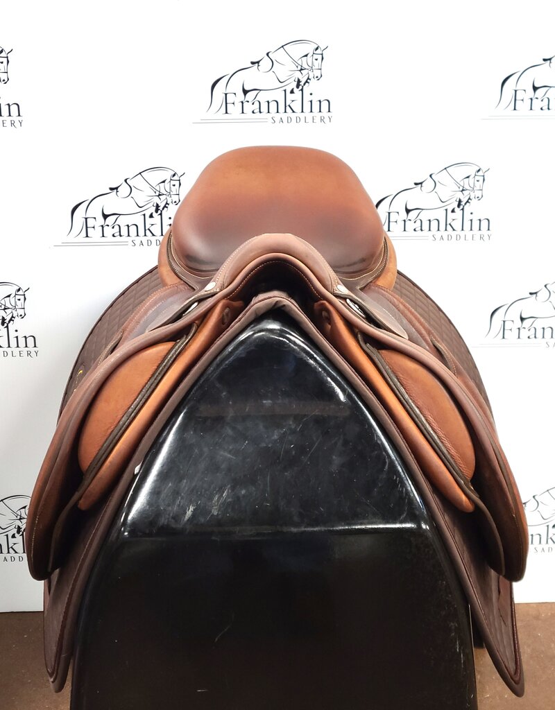 Butet Used 2021 Butet P 17" Seat 2 Flap Premium Non-Integrated Wide Tree Gold Saddle