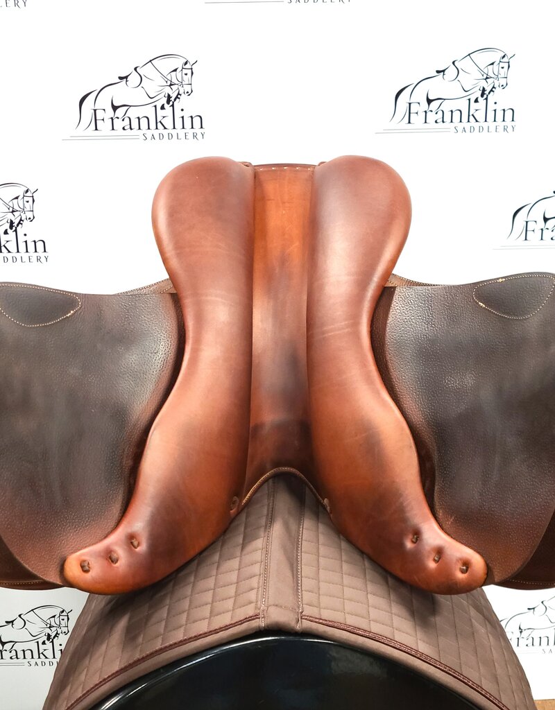 Butet Used 2021 Butet P 17" Seat 2 Flap Premium Non-Integrated Wide Tree Gold Saddle