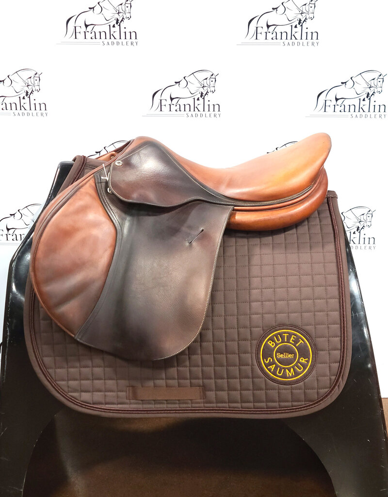 Butet M 17.5" Seat 2.5 Flap Gold Saddle Consignment #851