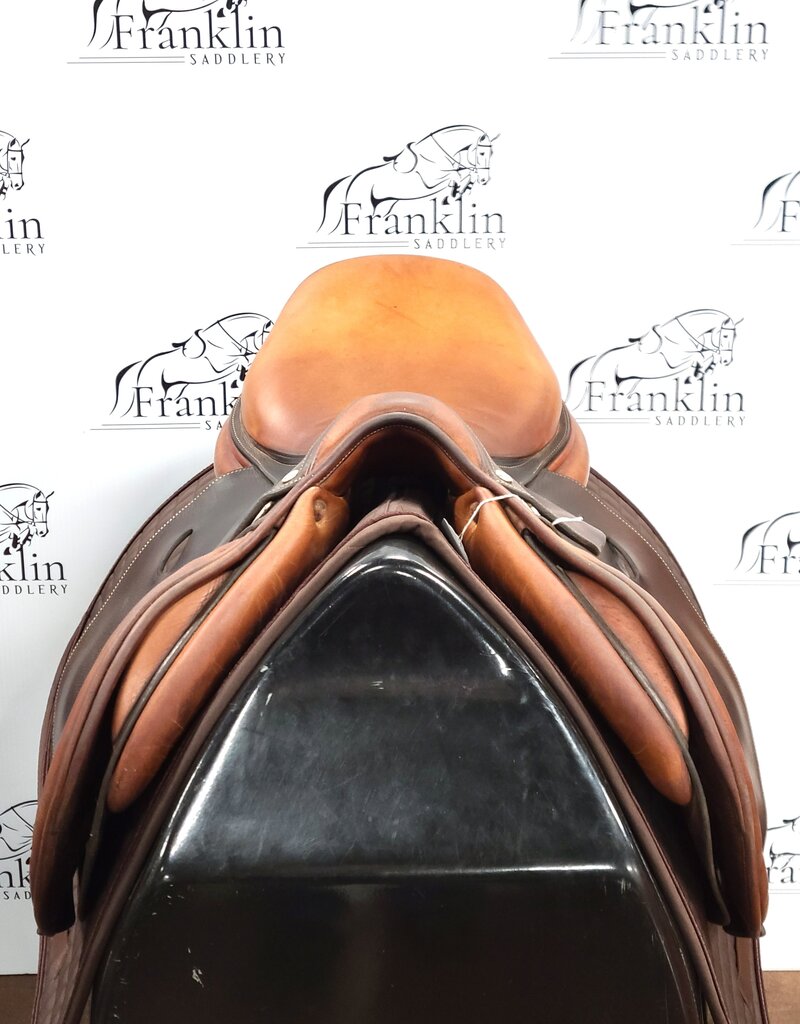 Butet M 17.5" Seat 2.5 Flap Gold Saddle Consignment #851