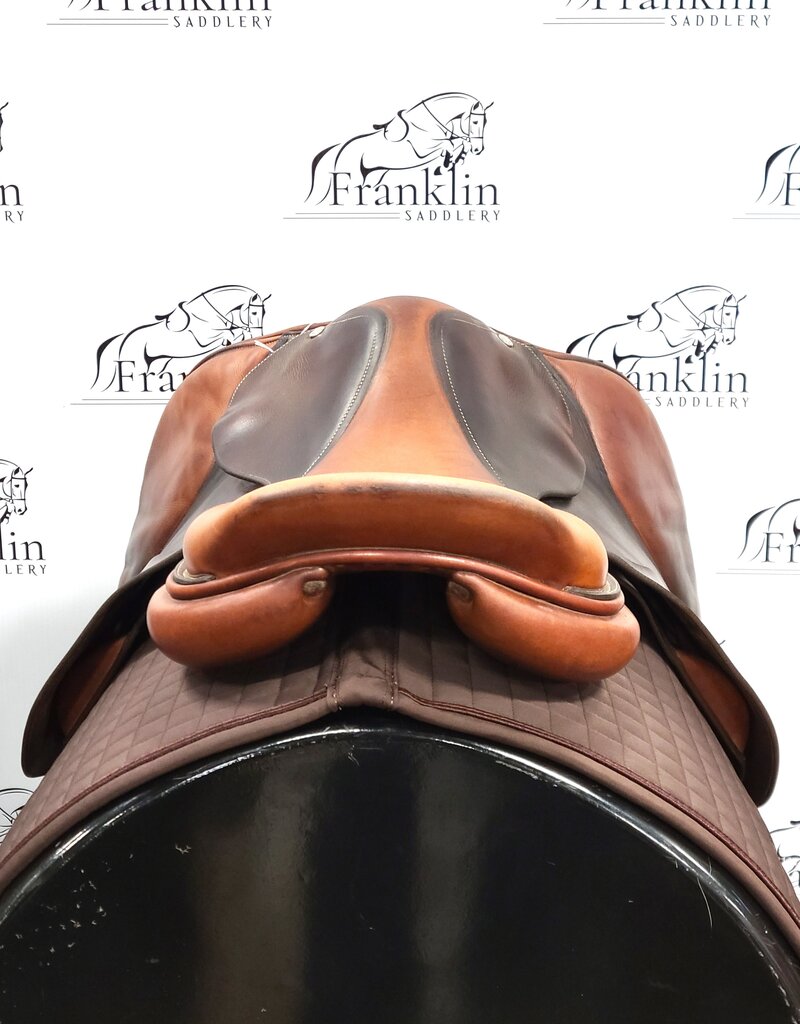 Butet M 17.5" Seat 2.5 Flap Gold Saddle Consignment #851