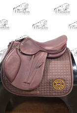 Butet Butet Premium Integrated M2 16.5" Seat 2.25 Flap Gold Saddle