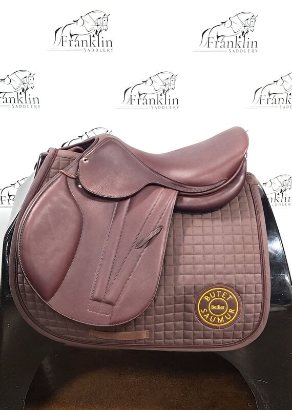 Butet Butet Premium Integrated M2 16.5" Seat 2.25 Flap Gold Saddle