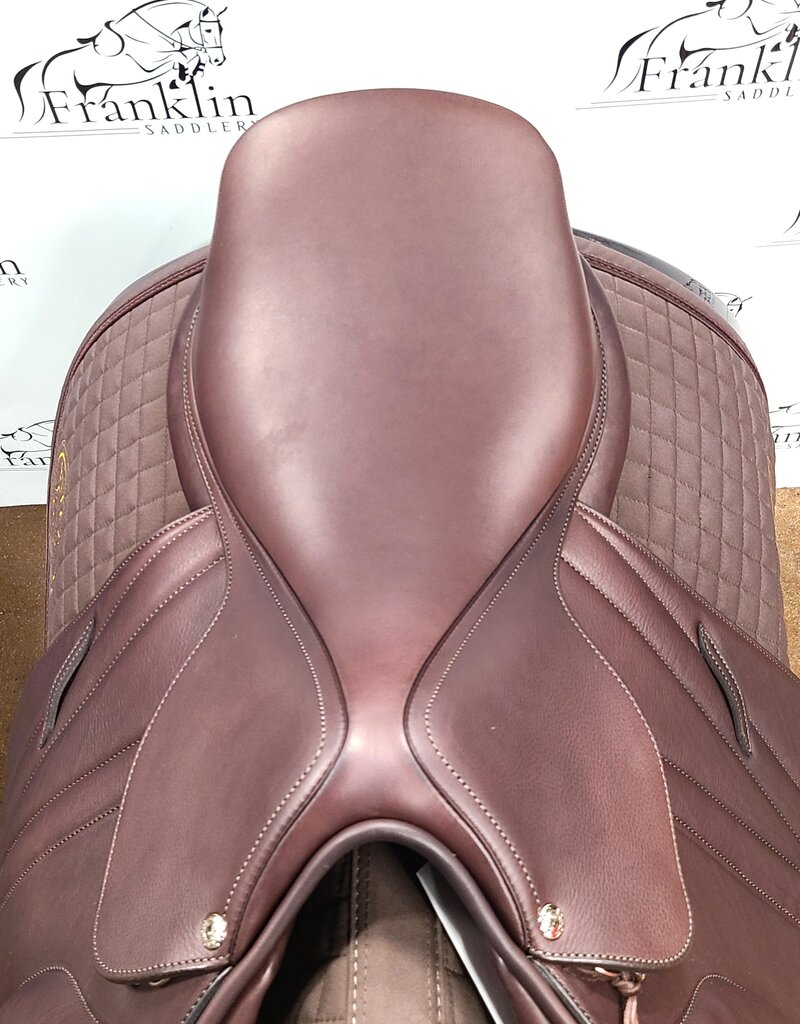 Butet Butet Premium Integrated M2 16.5" Seat 2.25 Flap Gold Saddle