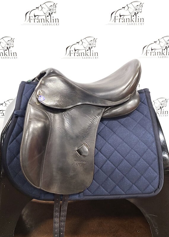 Stubben Dressage Saddle 17.5" Seat Consignment #840