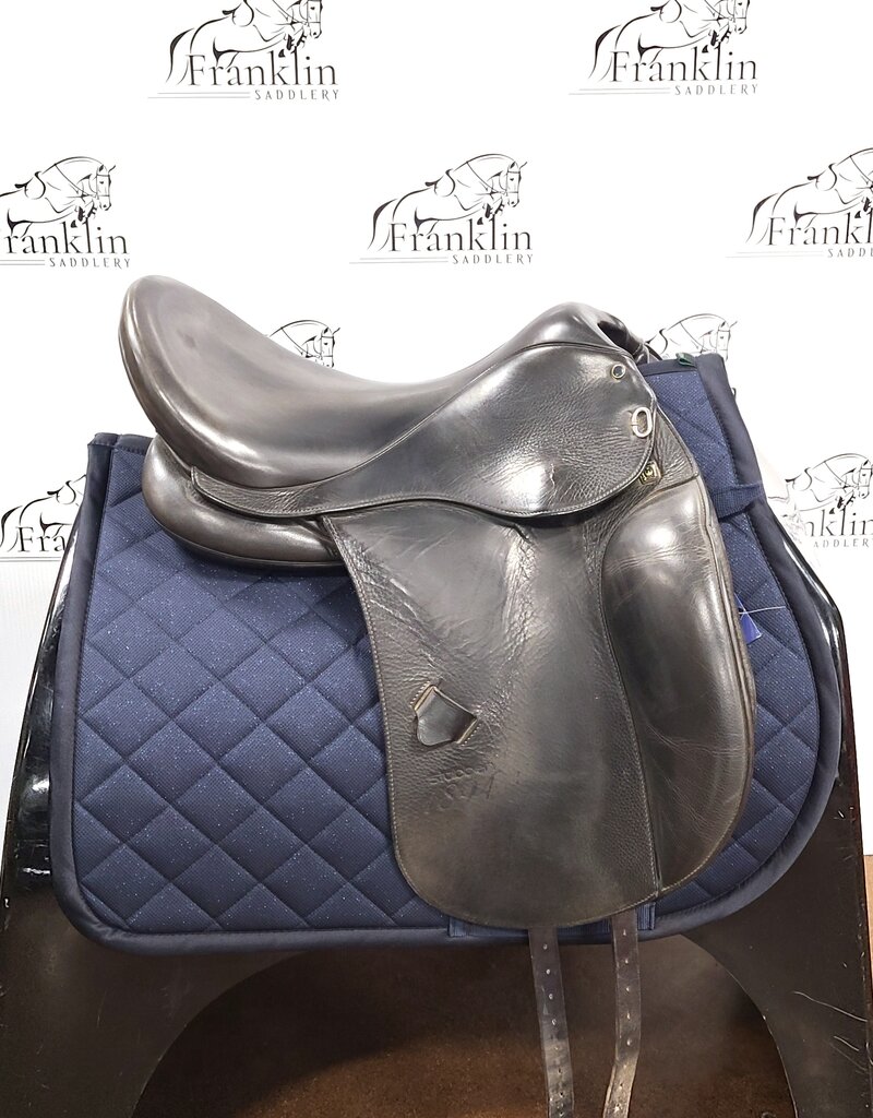 Stubben Dressage Saddle 17.5" Seat Consignment #840
