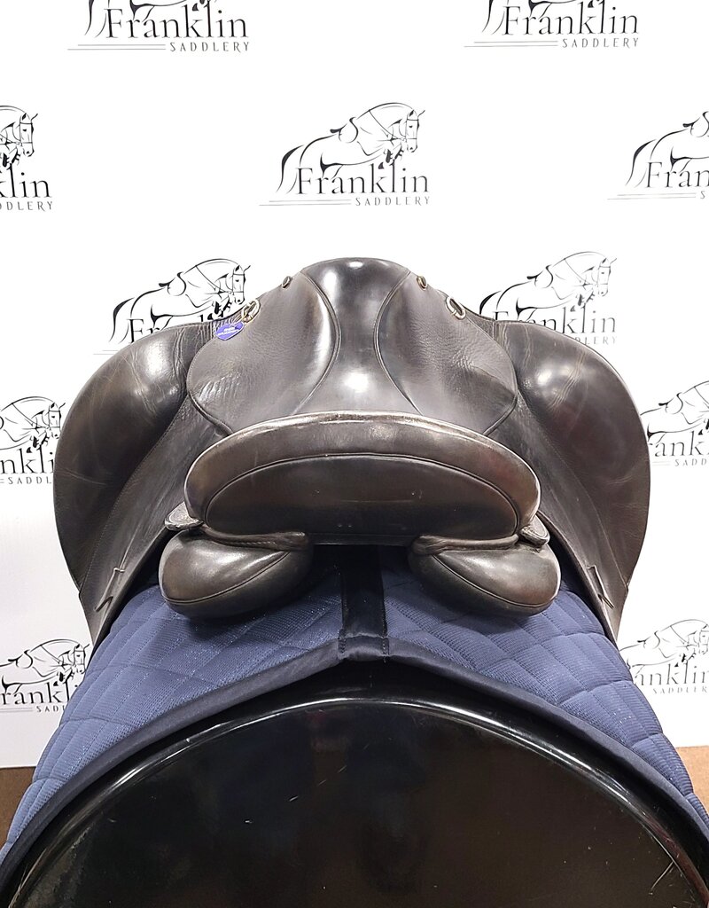 Stubben Dressage Saddle 17.5" Seat Consignment #840