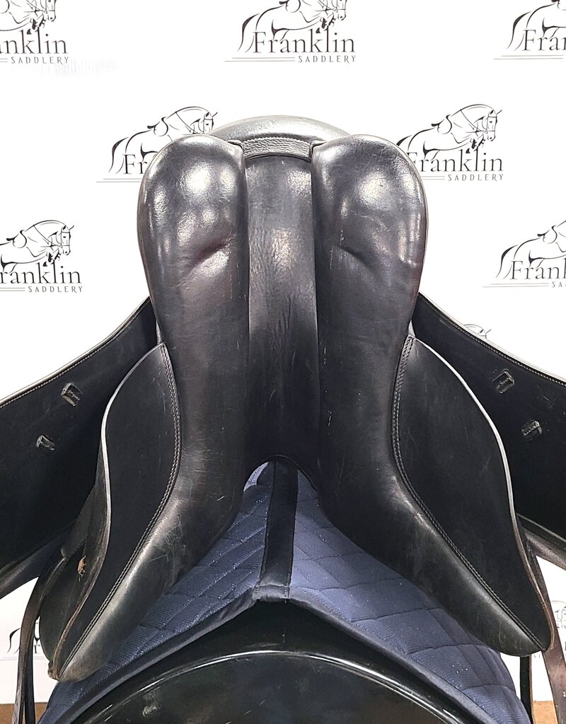 Stubben Dressage Saddle 17.5" Seat Consignment #840