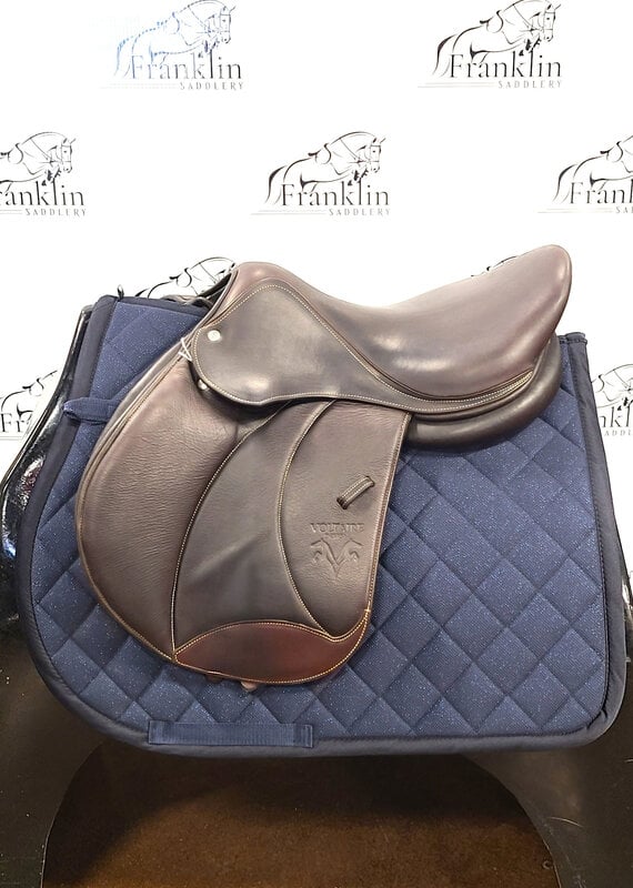 Voltaire Stuttgart Jumping Saddle 17" Seat Consignment #855
