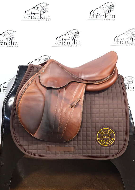 Butet Used Butet Premium Integrated M 17" Seat 2.25 Flap Standard Tree Gold Saddle #864