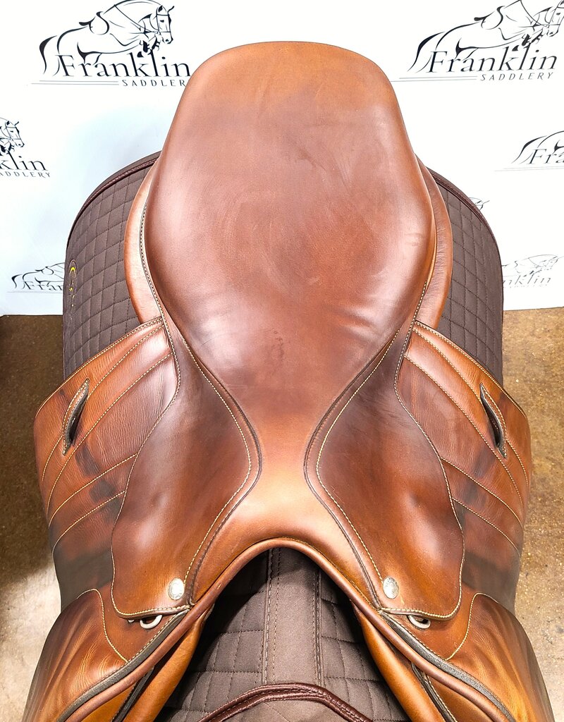 Butet Used Butet Premium Integrated M 17" Seat 2.25 Flap Standard Tree Gold Saddle #864