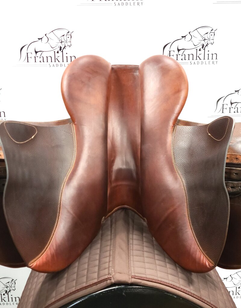Butet Used Butet Premium Integrated M 17" Seat 2.25 Flap Standard Tree Gold Saddle #864