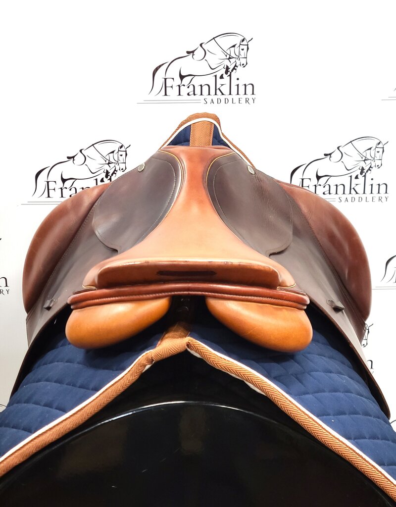 Pessoa Close Contact Saddle 17.5" Seat Consignment #871