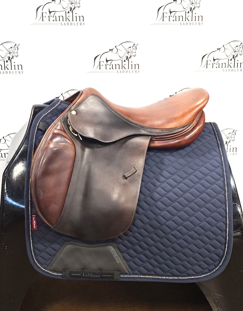 Devoucoux Socoa Jumping Saddle 17.5" Seat Consignment #883
