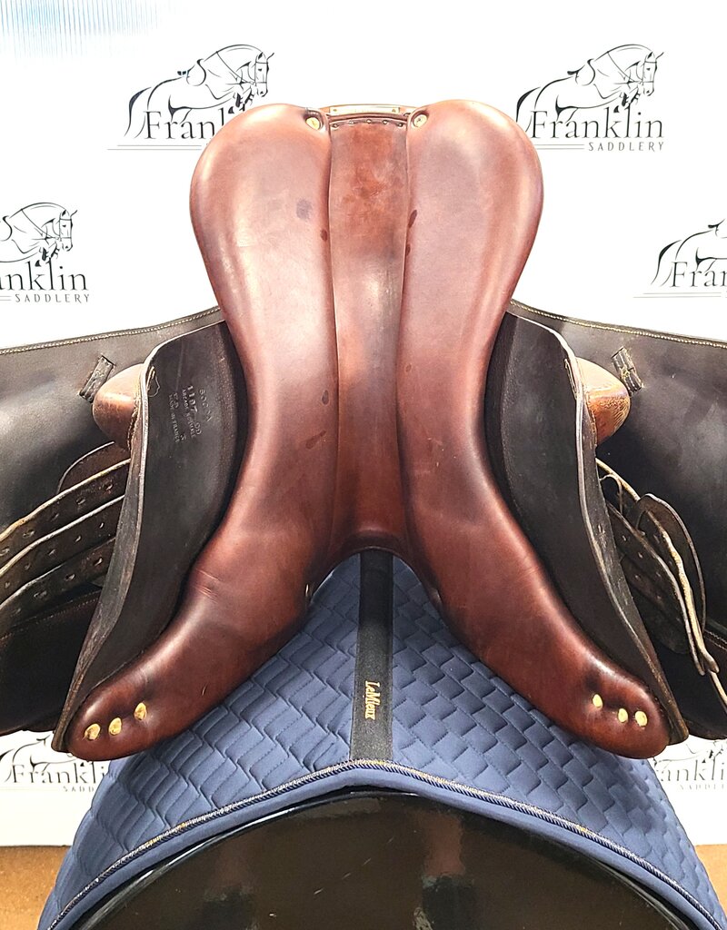 Devoucoux Socoa Jumping Saddle 17.5" Seat Consignment #883