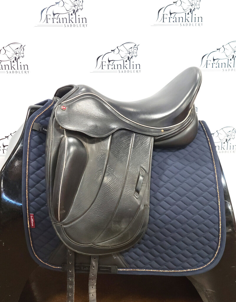Albion Fabrento Monoflap Dressage Saddle 17.5" Seat Consignment #887