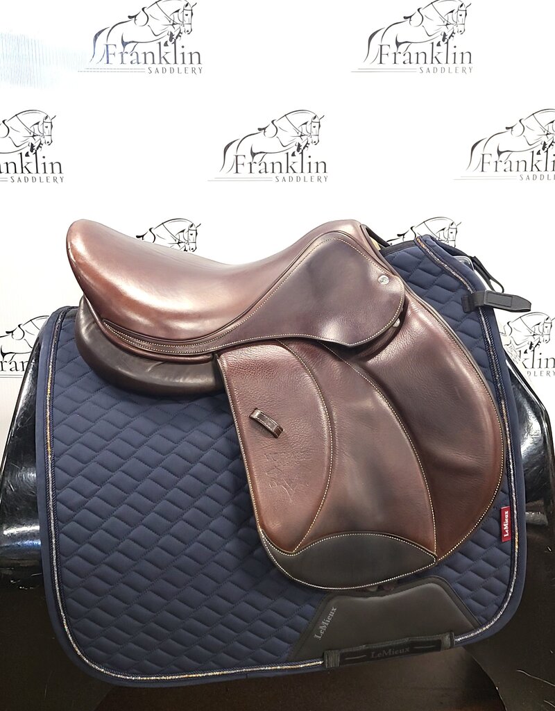 Voltaire Stuttgart Jumping Saddle 17" Seat Consignment #891