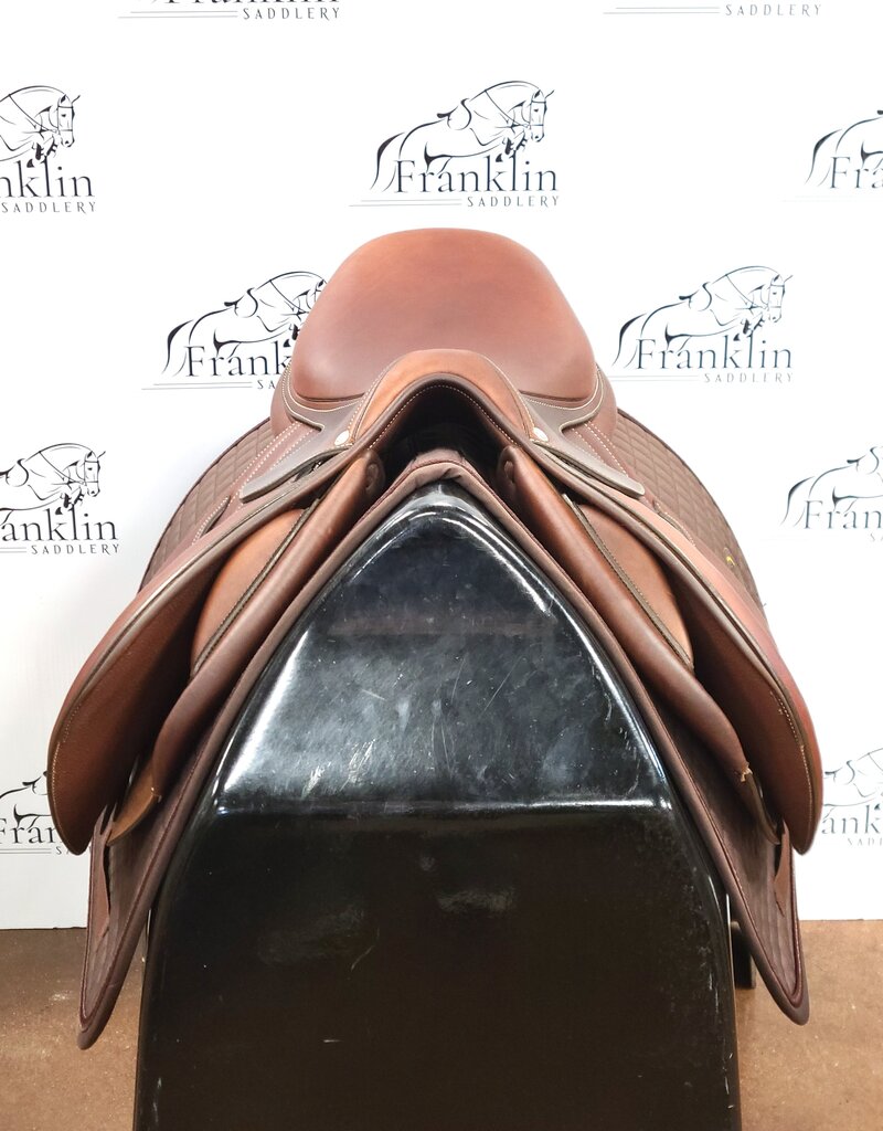 Butet Used Premium Integrated Butet L 16.5" Seat 2.75 Flap Standard Tree Gold Saddle
