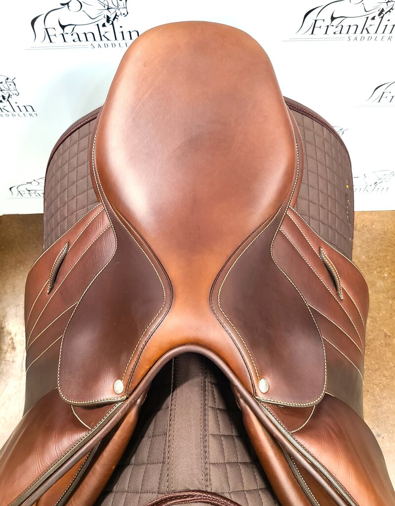 Butet Used Premium Integrated Butet L 16.5" Seat 2.75 Flap Standard Tree Gold Saddle