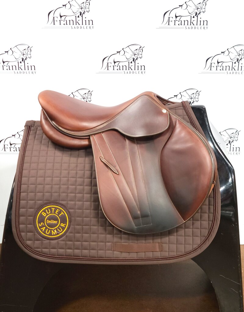 Butet Used Premium Integrated Butet L 16.5" Seat 2.75 Flap Standard Tree Gold Saddle