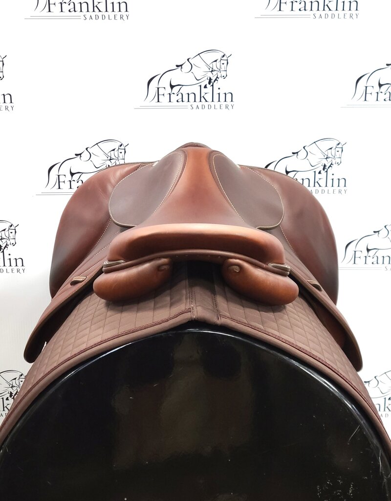 Butet Used Premium Integrated Butet L 16.5" Seat 2.75 Flap Standard Tree Gold Saddle