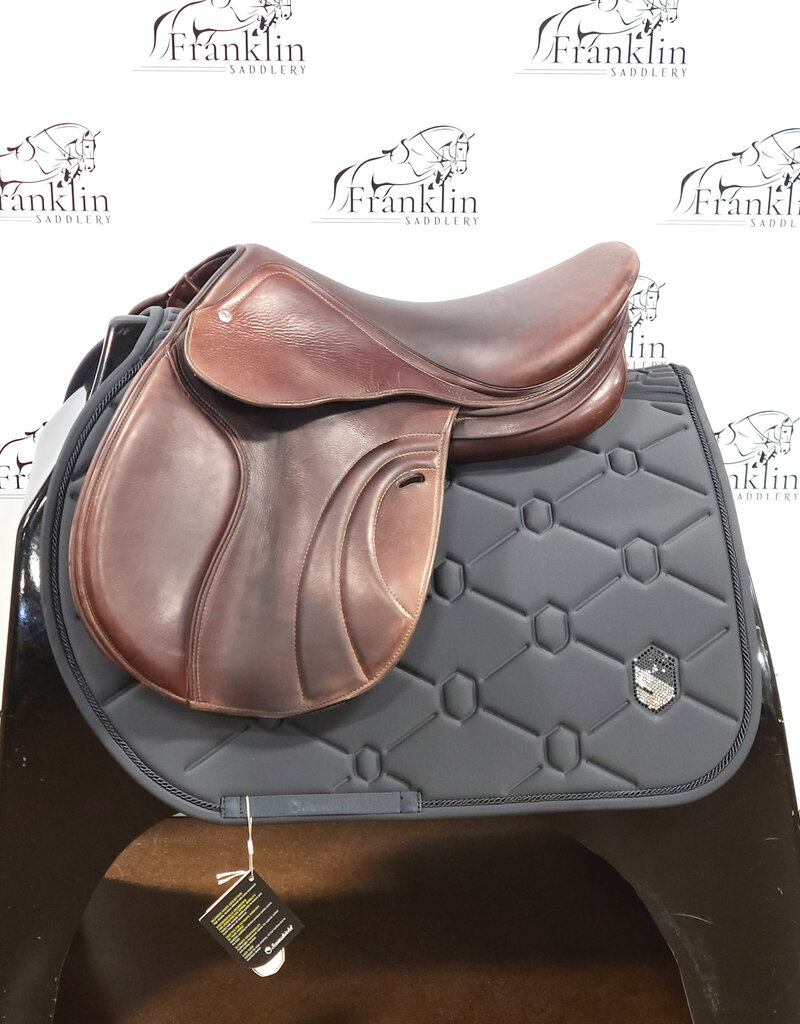 Schleese UniLight Hunt Seat Saddle 17" Seat Consignment #894