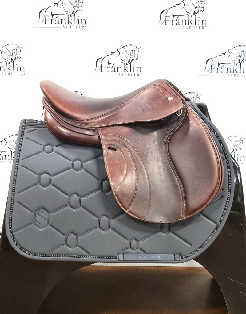 Schleese UniLight Hunt Seat Saddle 17" Seat Consignment #894