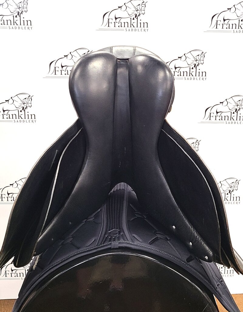 Collegiate All Purpose Saddle 18" Seat Consignment #904