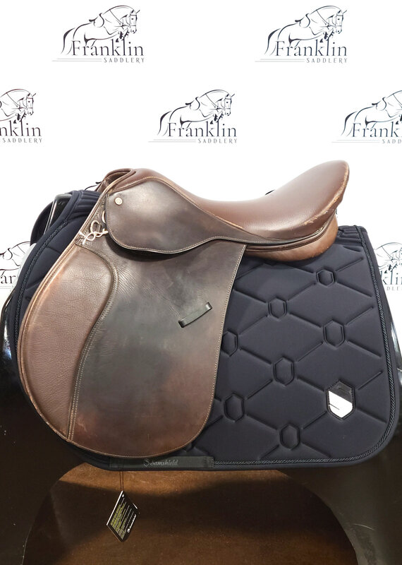 Collegiate All Purpose Saddle 17" Seat Consignment #905