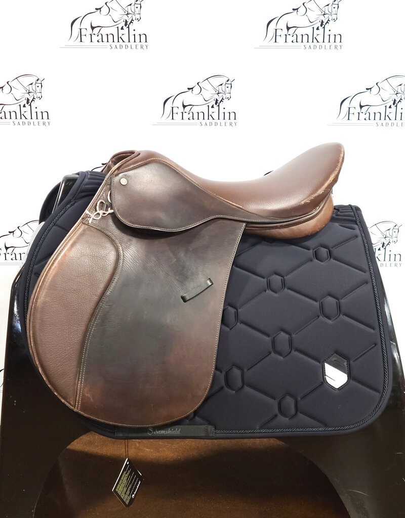 Collegiate All Purpose Saddle 17" Seat Consignment #905