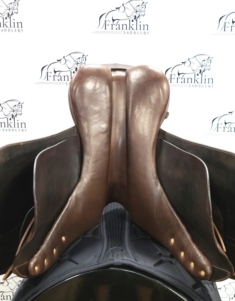 Collegiate All Purpose Saddle 17" Seat Consignment #905