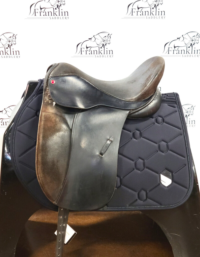 Albion Dressage Saddle 17.5" Seat Consignment #909